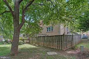9599 Blake Park Ct, Fairfax, VA 22031 - Photo 48