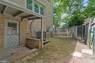 9599 Blake Park Ct, Fairfax, VA 22031 - Photo 46