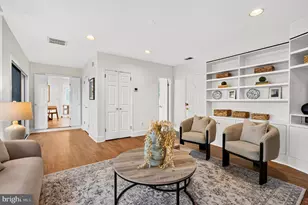 2827 Maple Ln, Fairfax, VA 22031 - Photo 6