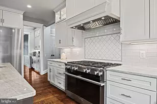 105 Mashie Ct SE, Vienna, VA 22180 - Photo 12
