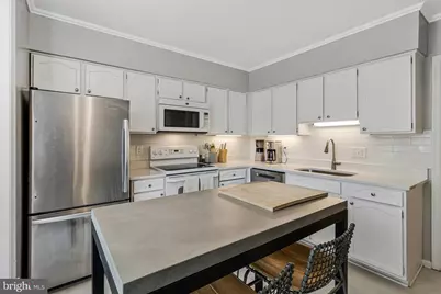6806 Melrose Drive, McLean, VA 22101 - Photo 4