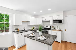 9361 Tartan View Dr, Fairfax, VA 22032 - Photo 8