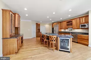 3703 Waples Crest Ct, Oakton, VA 22124 - Photo 10