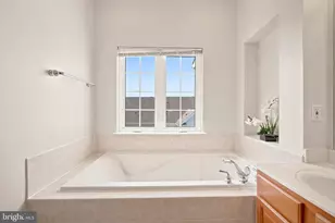 12147 Monteith Ln, Fairfax, VA 22030 - Photo 28