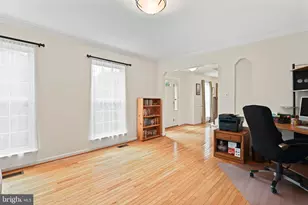 3013 Dower House Dr, Herndon, VA 20171 - Photo 6