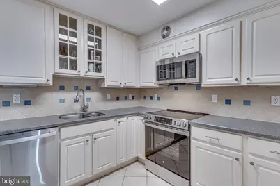 5904 Mount Eagle Drive #903, Alexandria, VA 22303 - Photo 8