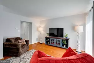 9013 Kerrydale Ct, Springfield, VA 22152 - Photo 14