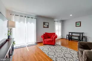 9013 Kerrydale Ct, Springfield, VA 22152 - Photo 8