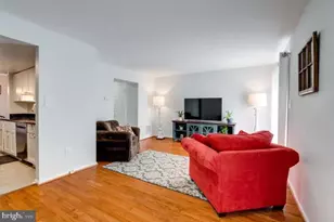9013 Kerrydale Ct, Springfield, VA 22152 - Photo 12