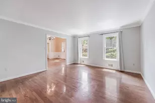 11618 Holly Briar Ln, Great Falls, VA 22066 - Photo 8