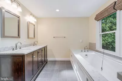 11618 Holly Briar Lane, Great Falls, VA 22066 - Photo 38