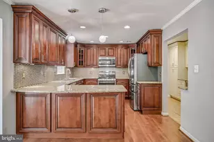 11618 Holly Briar Ln, Great Falls, VA 22066 - Photo 18
