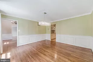 11618 Holly Briar Ln, Great Falls, VA 22066 - Photo 10