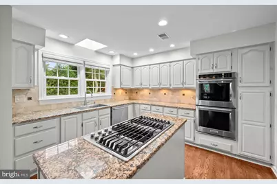 10215 Martinhoe Drive, Vienna, VA 22181 - Photo 16