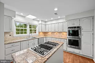 10215 Martinhoe Dr, Vienna, VA 22181 - Photo 16
