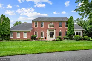 10215 Martinhoe Dr, Vienna, VA 22181 - Photo 2