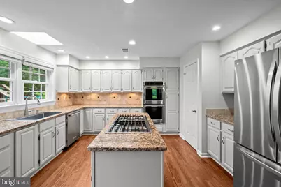 10215 Martinhoe Drive, Vienna, VA 22181 - Photo 14