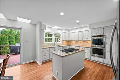 10215 Martinhoe Drive, Vienna, VA 22181 - Photo 4