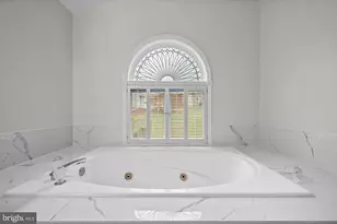 10215 Martinhoe Dr, Vienna, VA 22181 - Photo 42