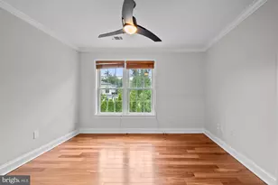10215 Martinhoe Dr, Vienna, VA 22181 - Photo 50