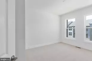 8458 Begonia Ln, Lorton, VA 22079 - Photo 16