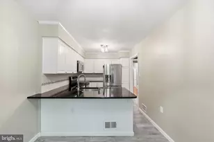 6197 Wellington Commons Dr, Alexandria, VA 22310 - Photo 10