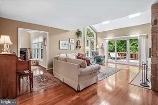 7606 Rustle Ridge Ct, Fairfax Station, VA 22039 - Photo 12