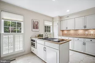 7606 Rustle Ridge Ct, Fairfax Station, VA 22039 - Photo 18