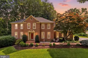 10820 Fieldwood Dr, Fairfax, VA 22030 - Photo 2