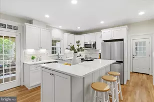 10820 Fieldwood Dr, Fairfax, VA 22030 - Photo 10
