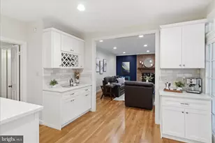 10820 Fieldwood Dr, Fairfax, VA 22030 - Photo 14
