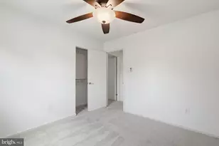 1300 Bayshire Ln, Herndon, VA 20170 - Photo 16