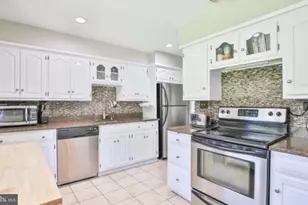 7110 Murray Ln, Annandale, VA 22003 - Photo 6
