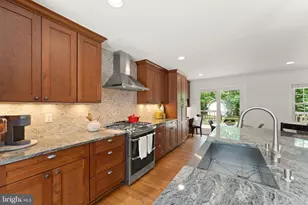 12412 Kings Lake Dr, Reston, VA 20191 - Photo 10
