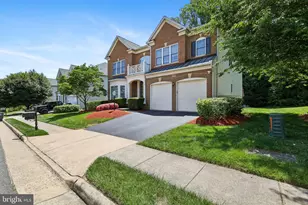 13677 Sweet Woodruff Ln, Centreville, VA 20120 - Photo 2