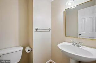 7018 Bradwood Ct, Springfield, VA 22151 - Photo 18