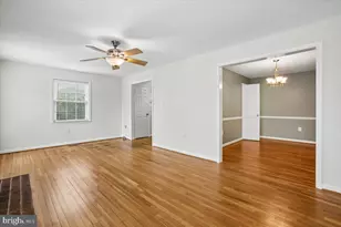 7018 Bradwood Ct, Springfield, VA 22151 - Photo 8