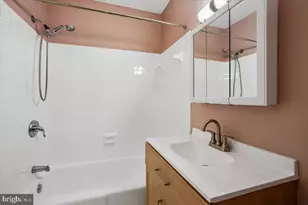 7018 Bradwood Ct, Springfield, VA 22151 - Photo 26
