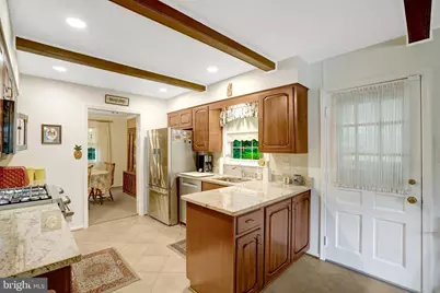 8422 Georgian Way, Annandale, VA 22003 - Photo 18