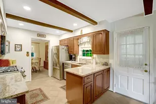 8422 Georgian Way, Annandale, VA 22003 - Photo 18