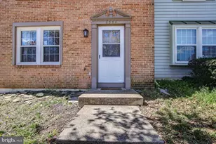 6324 Lightburn Ct, Centreville, VA 20121 - Photo 2