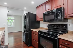6324 Lightburn Ct, Centreville, VA 20121 - Photo 10