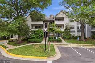 7703 Lafayette Forest Dr, Annandale, VA 22003 - Photo 2