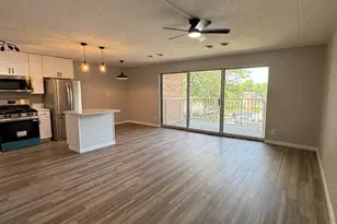 2616 Redcoat Dr, Alexandria, VA 22303 - Photo 2
