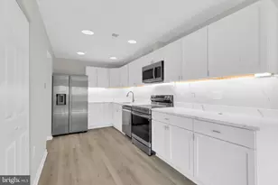 10669 Spring Oak Ct, Burke, VA 22015 - Photo 12