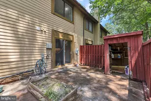 10669 Spring Oak Ct, Burke, VA 22015 - Photo 32