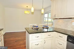 7411 Salford Ct, Alexandria, VA 22315 - Photo 6