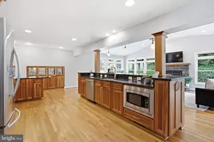 9521 Jomar Dr, Fairfax, VA 22032 - Photo 12