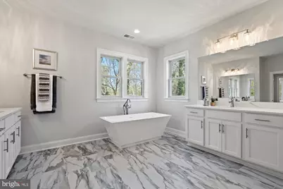 115 Saint Andrews Drive NE, Vienna, VA 22180 - Photo 16