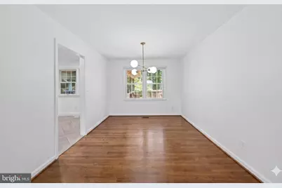905 Carole Court SE, Vienna, VA 22180 - Photo 12